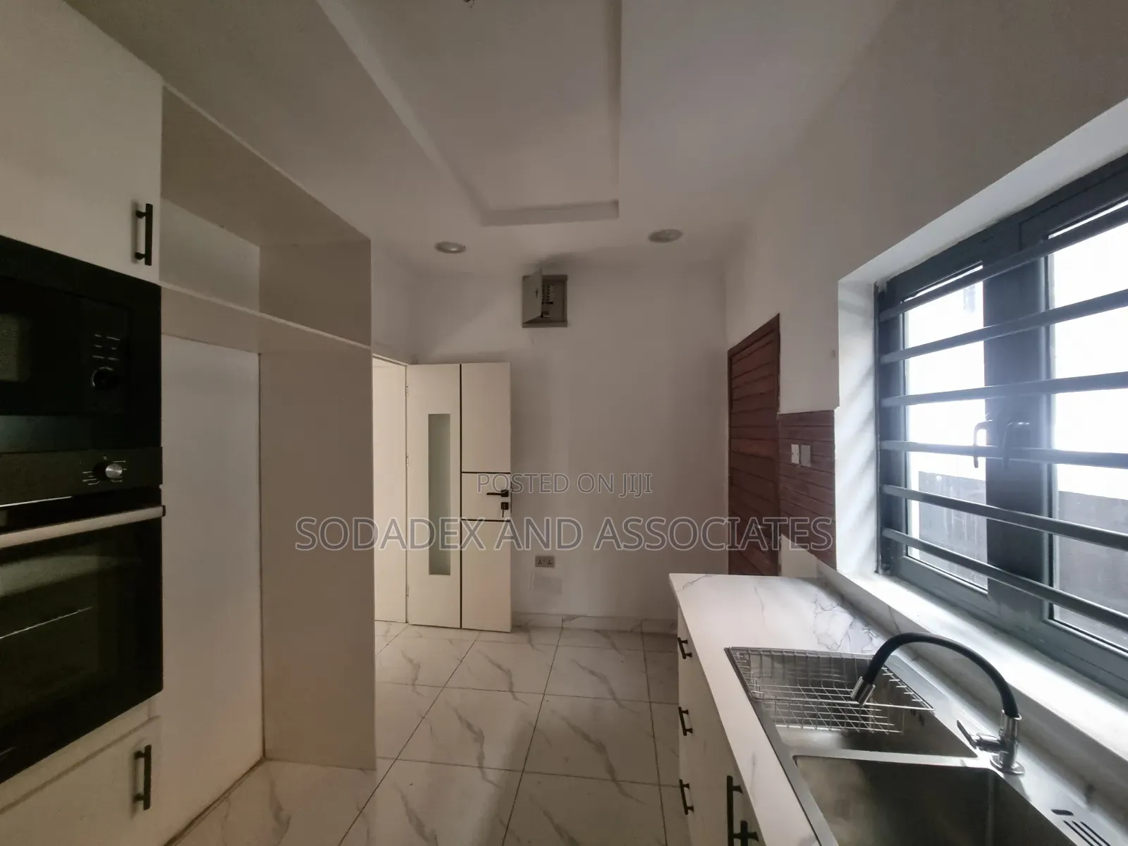 4bdrm Duplex in Gra, Phase 2 for rent