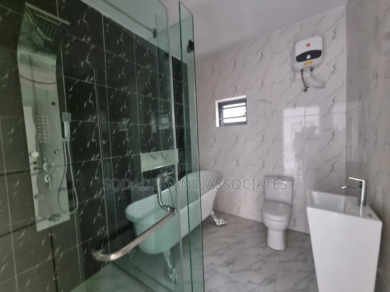 4bdrm Duplex in Gra, Phase 2 for rent