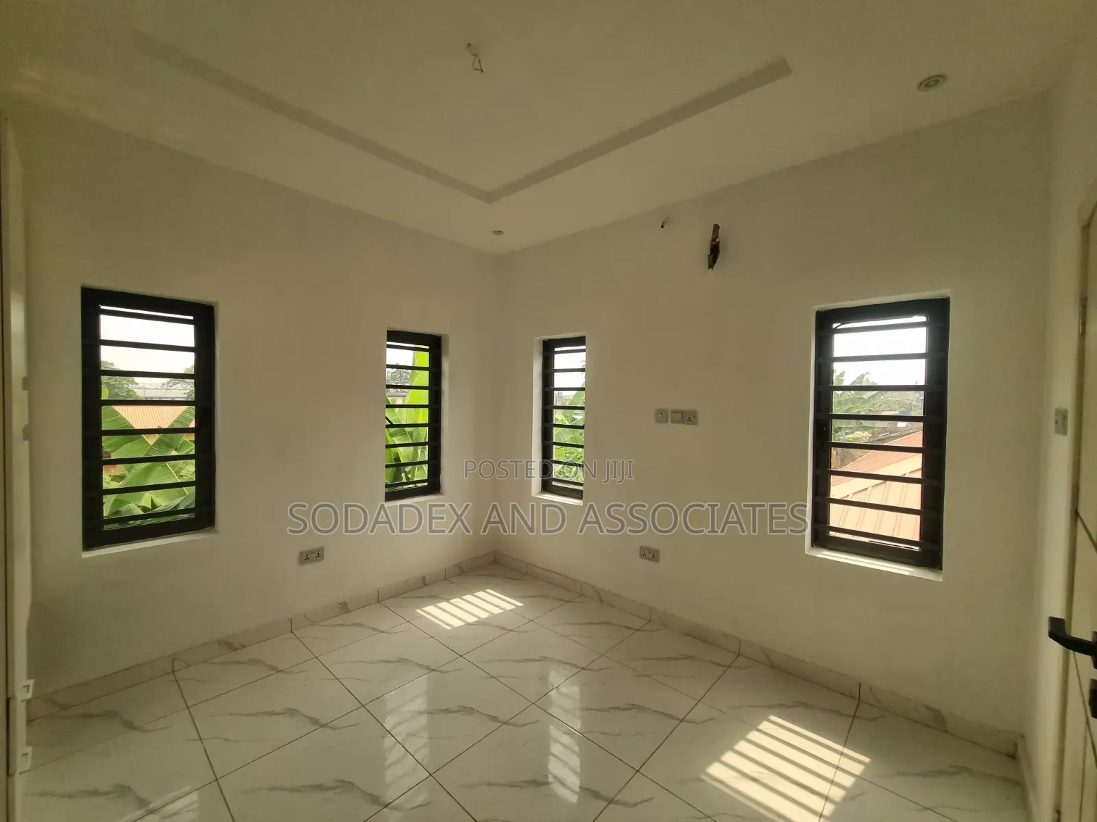 4bdrm Duplex in Gra, Phase 2 for rent
