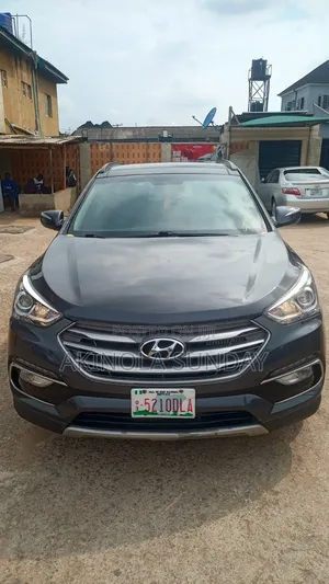 Hyundai Santa Fe 2018 Gray