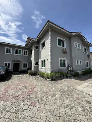 3bdrm Apartment in Lekki Phase 1 for rent
