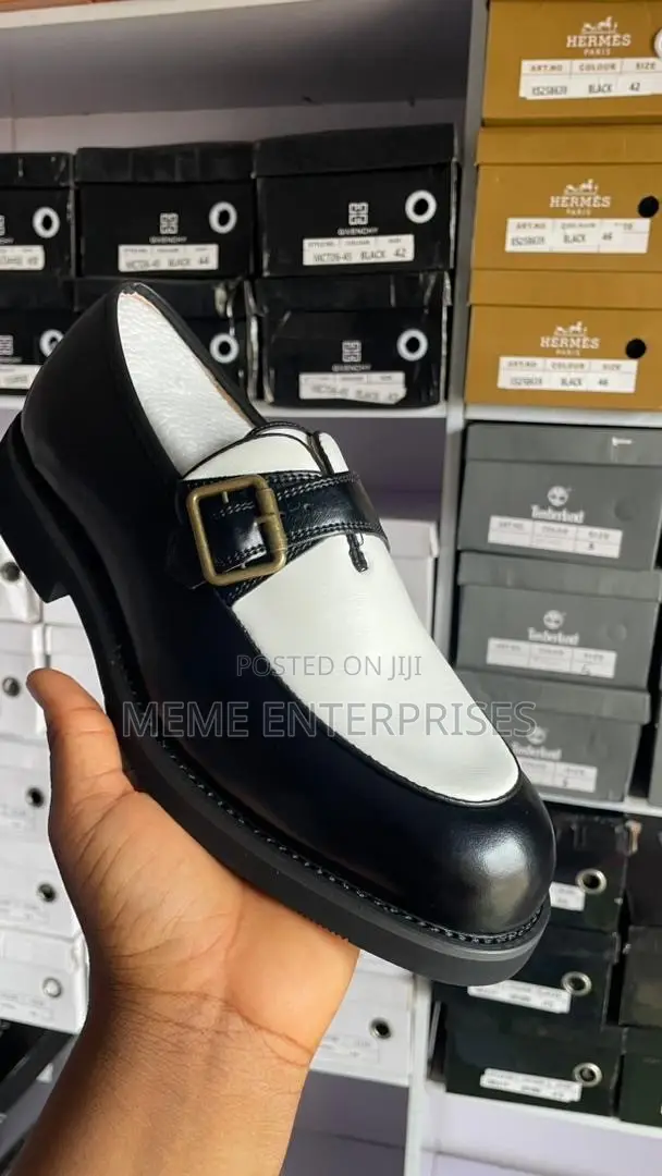 Buckleloafer
