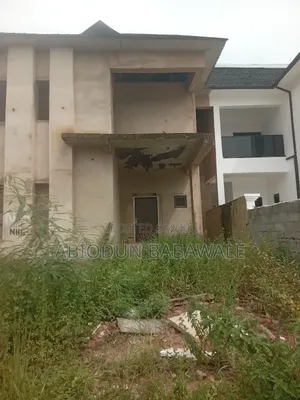 4bdrm Duplex in Admiralty Estate for sale