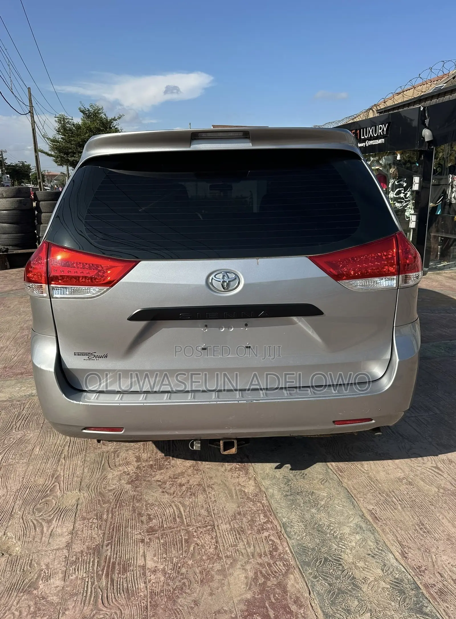 Toyota Sienna LE 8 Passenger 2012 Silver