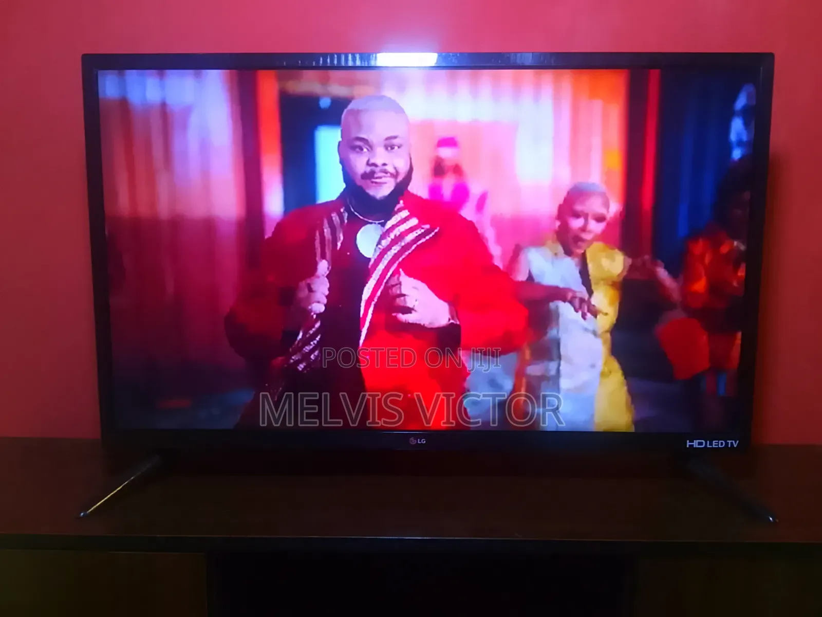 32 Inch TV