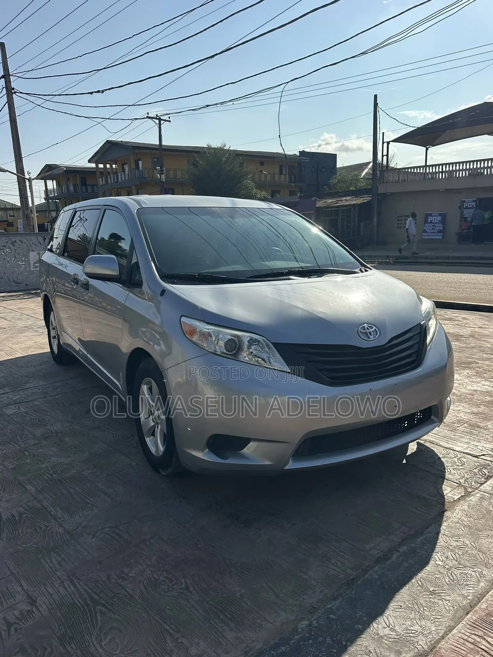 Toyota Sienna LE 8 Passenger 2012 Silver