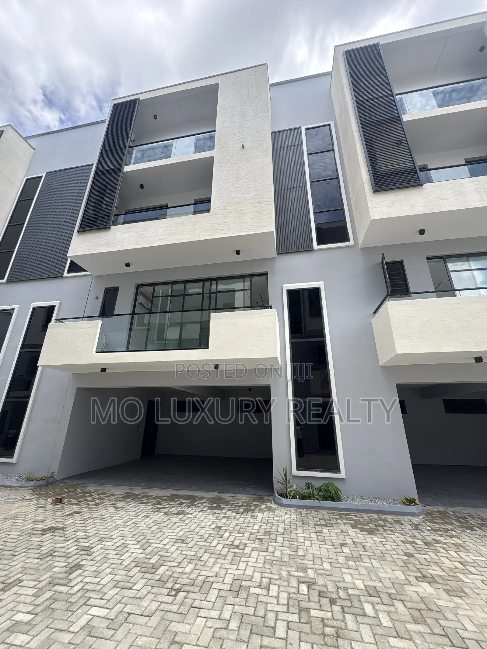 4 Bedroom Terrace Duplex With Elevator