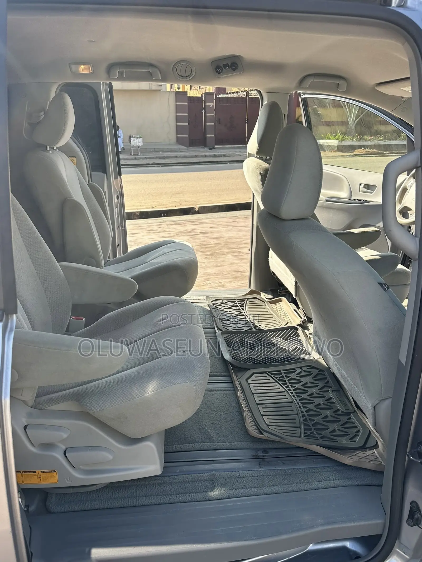 Toyota Sienna LE 8 Passenger 2012 Silver