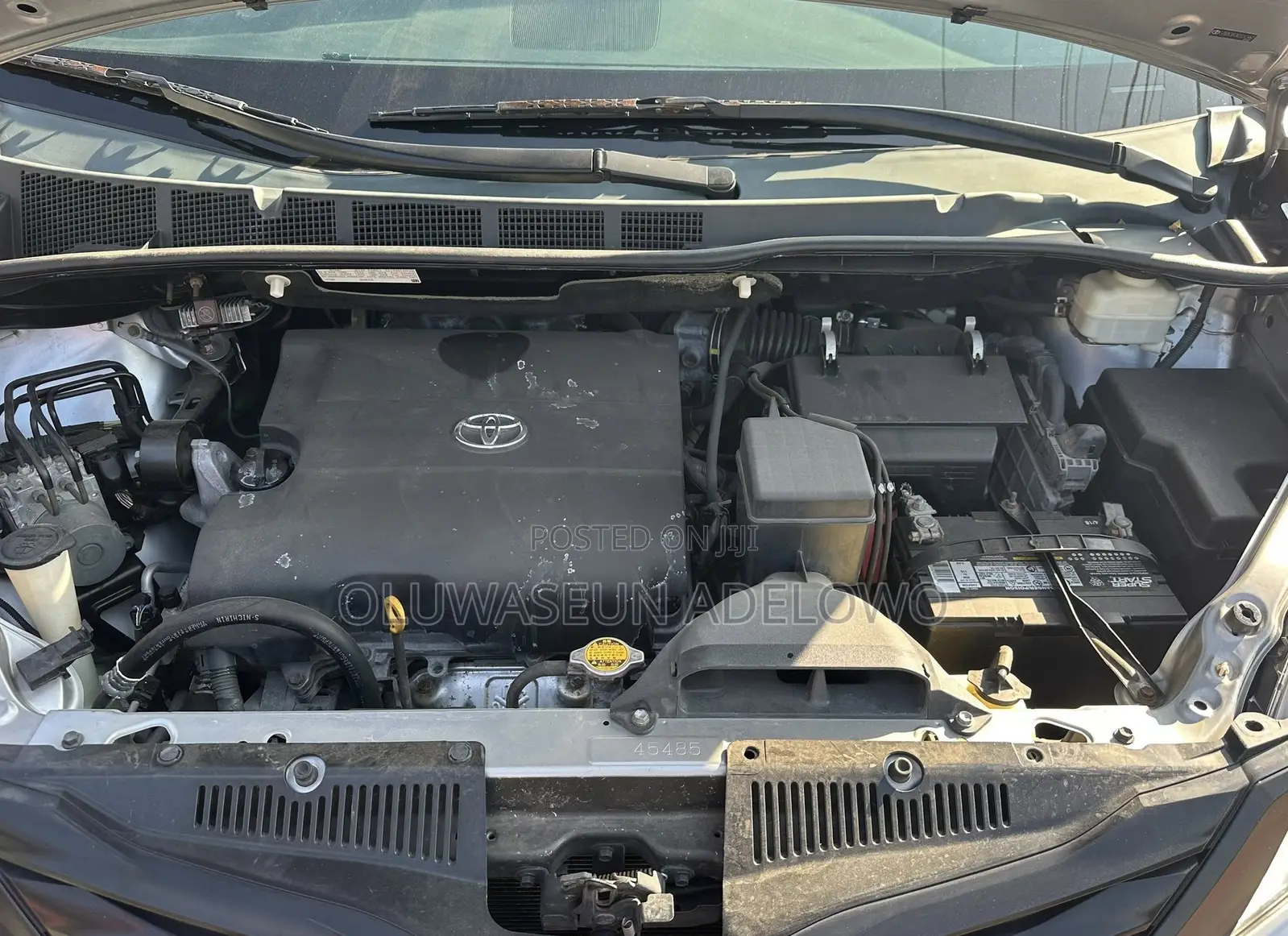 Toyota Sienna LE 8 Passenger 2012 Silver