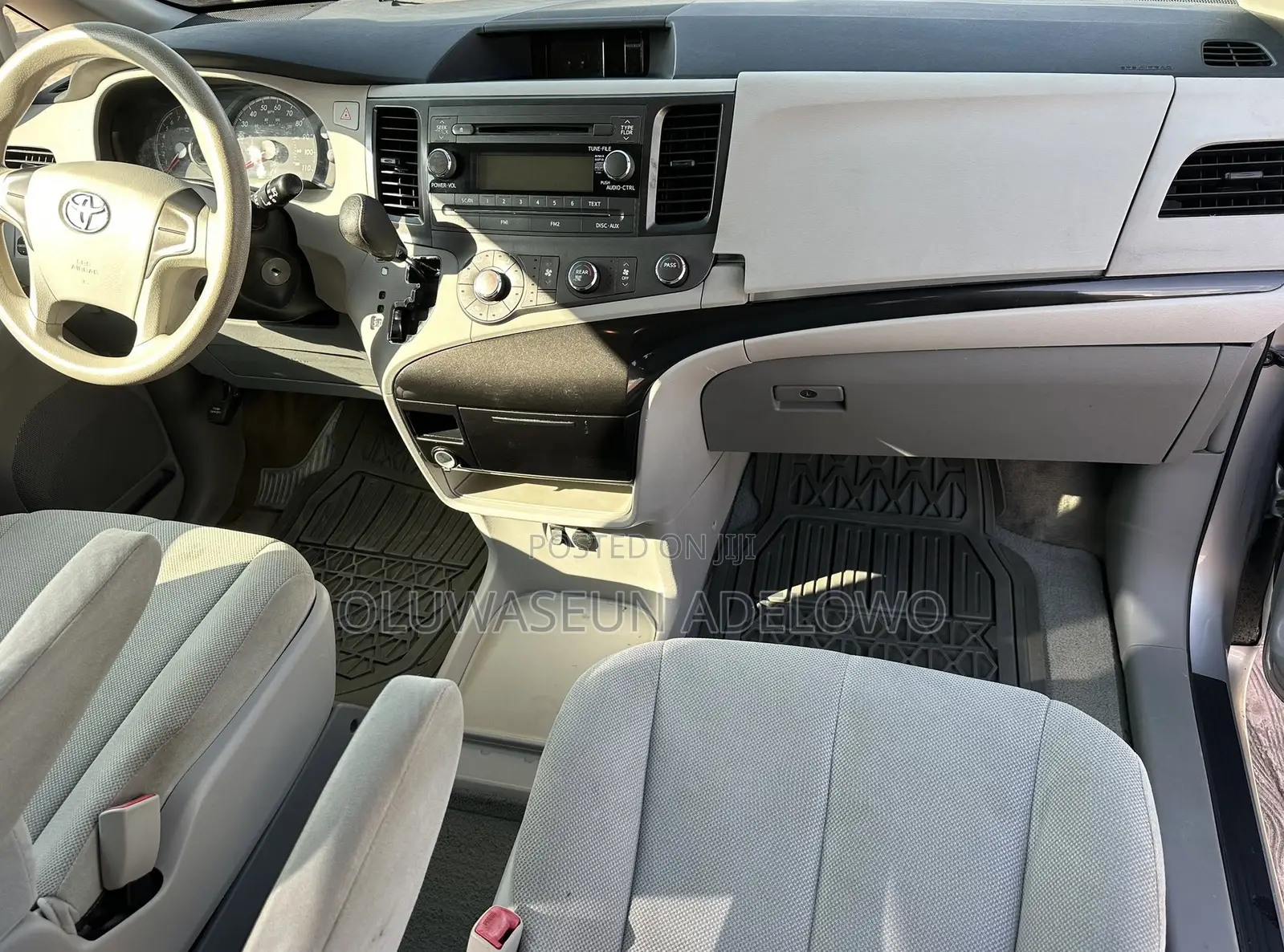 Toyota Sienna LE 8 Passenger 2012 Silver