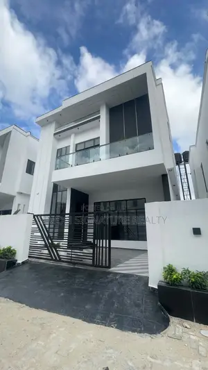 4bdrm House in Along Addis Road, Ado / Ajah for sale