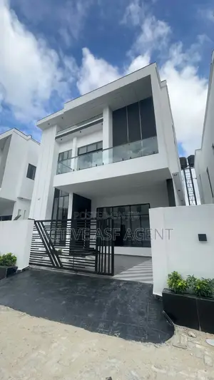 4bdrm House in Along Addis Road, Ado / Ajah for sale