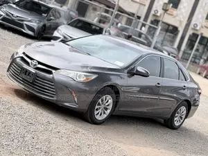 Toyota Camry LE 4dr Sedan (2.5L 4cyl 6A) 2016 Gray