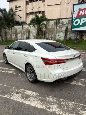 Toyota Avalon Limited Sedan FWD (3.5L 6cyl 6A) 2013 White