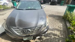 Hyundai Sonata Limited Sedan FWD (2.4L 4cyl 6A) 2013 Gray