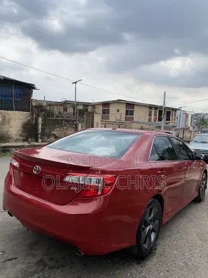 Toyota Camry SE V6 4dr Sedan (3.5L 6cyl 6A) 2012 Red