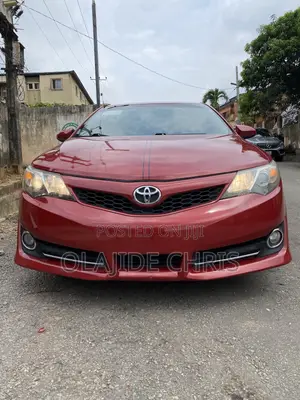 Toyota Camry SE V6 4dr Sedan (3.5L 6cyl 6A) 2012 Red