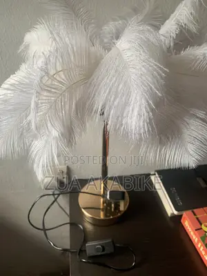 Luxury Gold & Feather Table Top Lamp