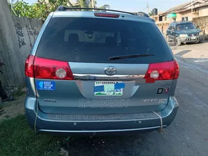 Toyota Sienna 2006 Blue