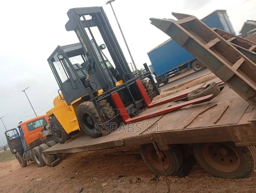 15 Tons Forklift for Hire