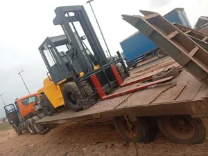 15 Tons Forklift for Hire