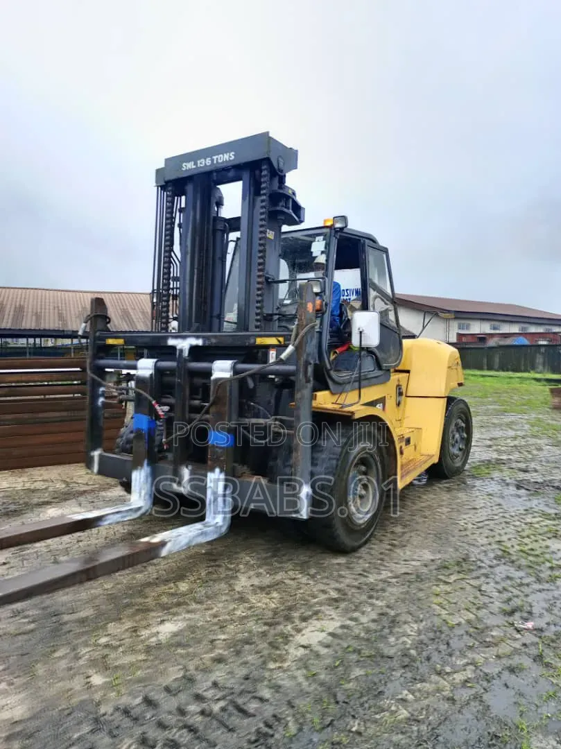 15 Tons Forklift for Hire