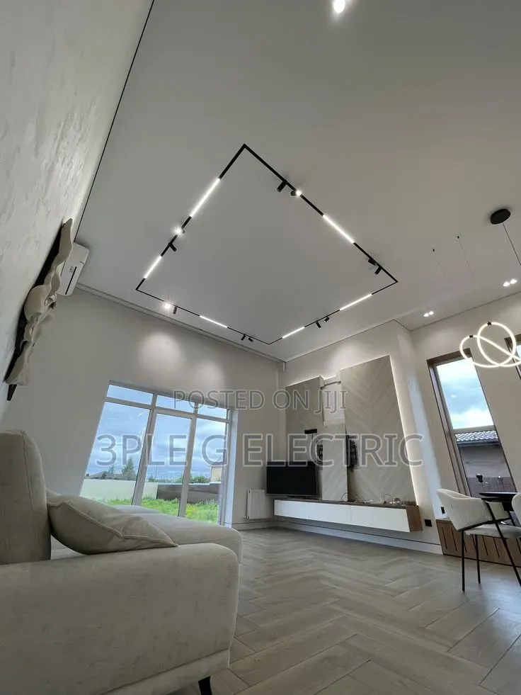 Magnetic Track Light for Boutique – Premium Display Lighting