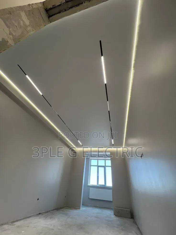 Sleek Magnetic Track Lighting for Modern Interiors