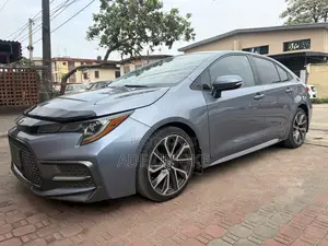 Toyota Corolla SE 2021 Blue
