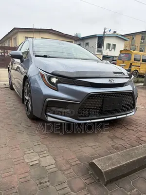 Toyota Corolla SE 2021 Blue