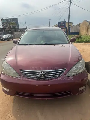 Toyota Camry XLE 4dr Sedan (2.4L 4cyl 5A) 2005 Red