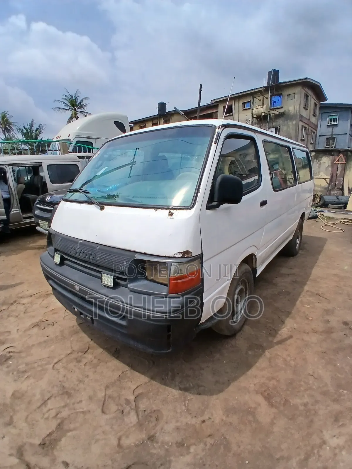 Toyota HiAce 1996 White