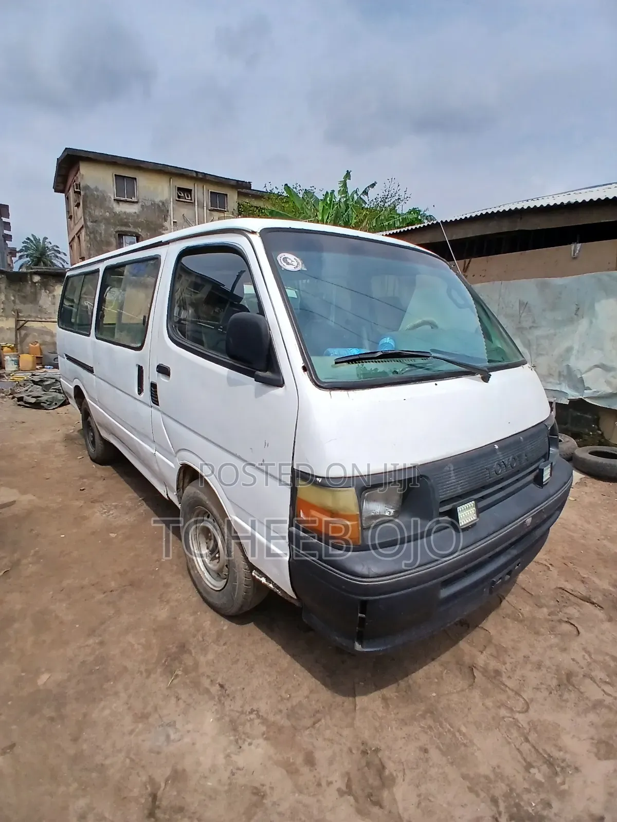 Toyota HiAce 1996 White