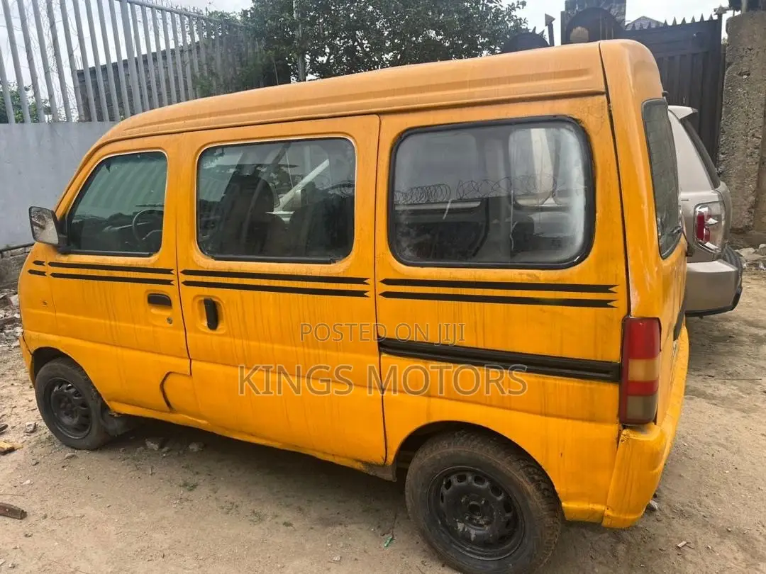 Suzuki APV Minibus 2005 Yellow