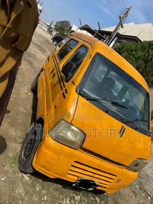 Suzuki APV Minibus 2005 Yellow
