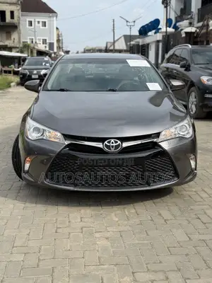 Toyota Camry SE 4dr Sedan (2.5L 4cyl 6A) 2015 Gray