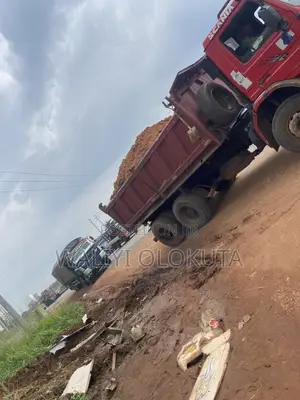 Full 20 Tons of Laterite Sand