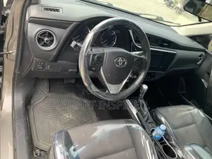 Toyota Corolla 2019 Brown