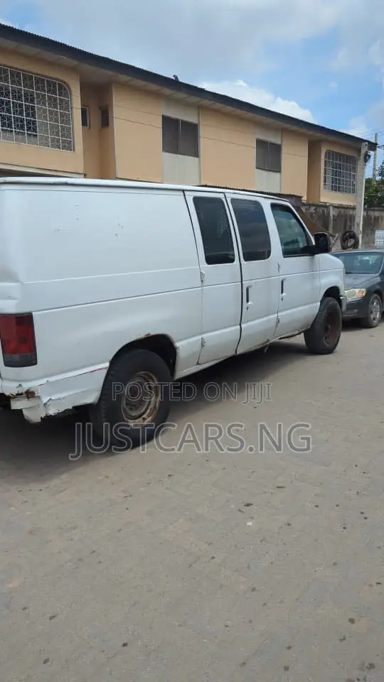 Ford E250 2008 White