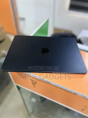 Laptop Apple MacBook Air 2022 M2 8GB Apple M2 SSD 256GB
