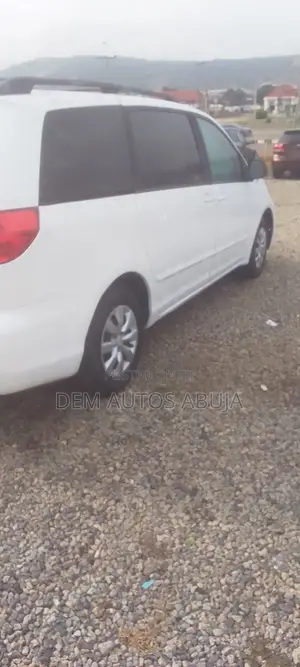 Toyota Sienna 2007 White