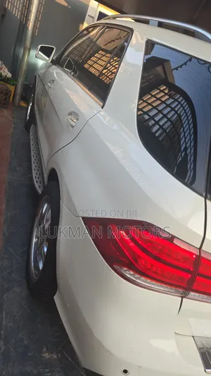 Mercedes-Benz GLE-Class GLE 350d 4MATIC 2018 White