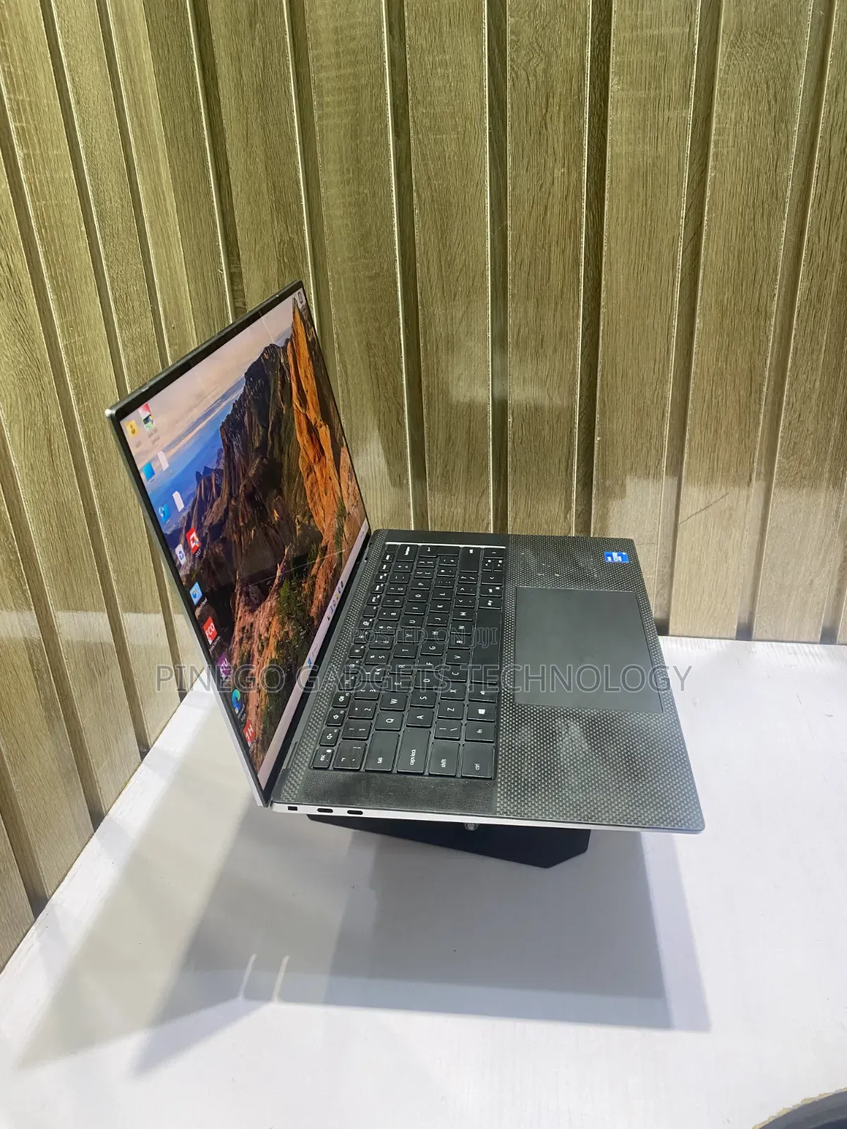 Laptop Dell Precision 5560 16GB Intel Core i7 SSD 512GB