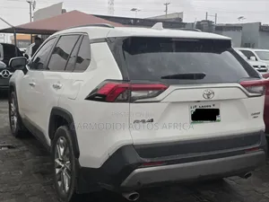 Toyota RAV4 2019 White