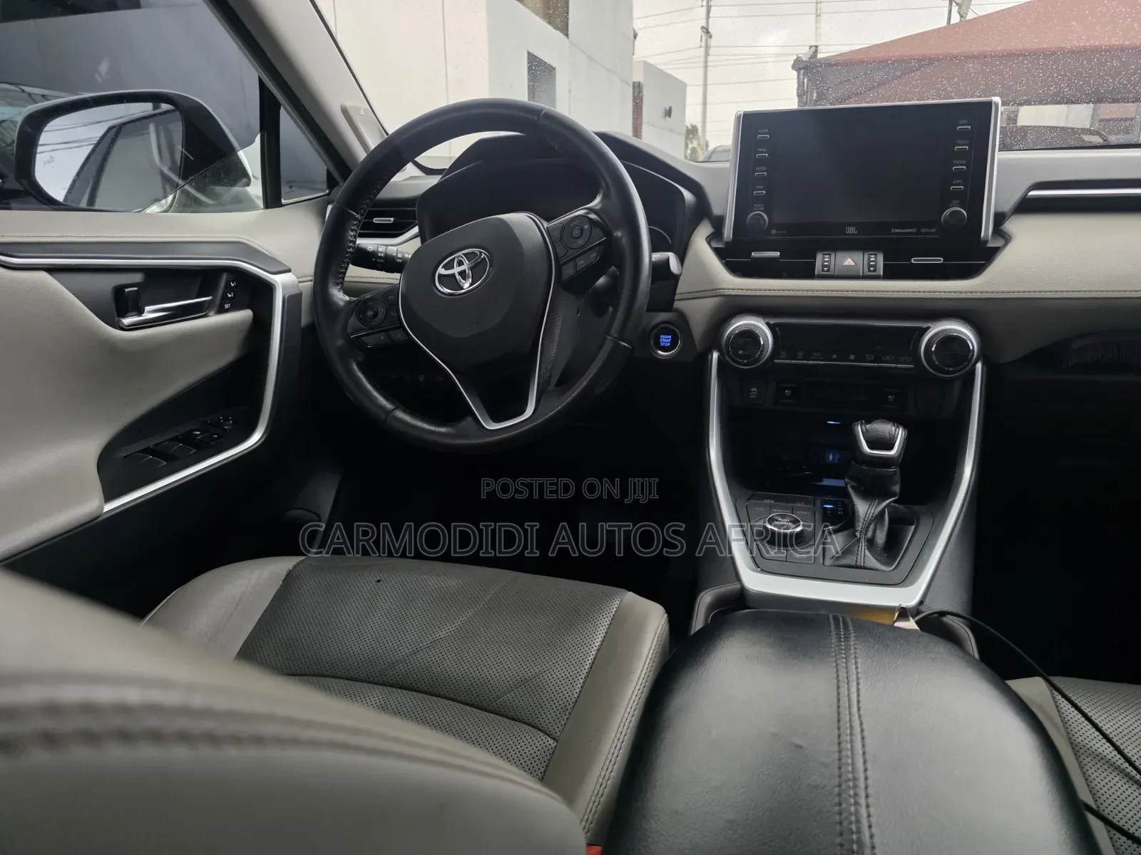 Toyota RAV4 2019 White