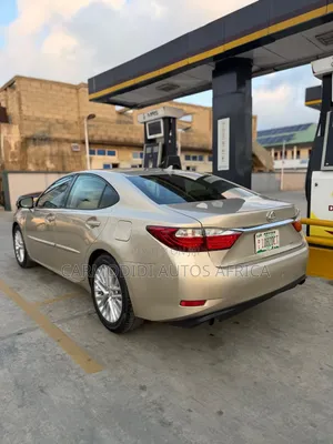 Lexus ES 2013 Gold