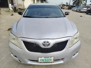 Toyota Camry LE 4dr Sedan (2.5L 4cyl 6AM) 2010 Silver