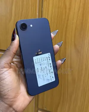 Apple iPhone 16e 128 GB Black