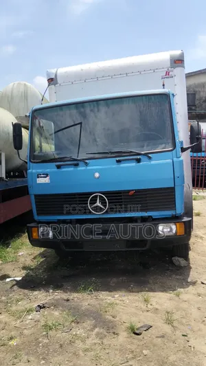 Mercedes-Benz 2002 Blue