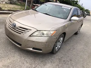 Toyota Camry LE 4dr Sedan (2.4L 4cyl 5A) 2009 Gold